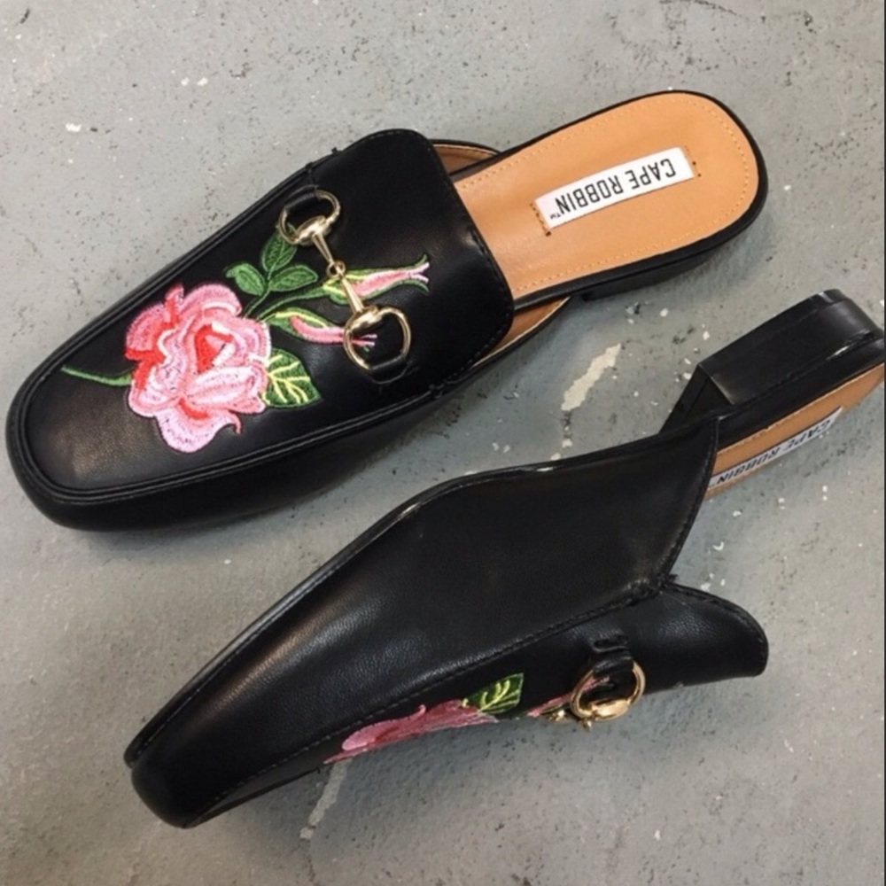 BLACK FLORAL EMBROIDERED MULE SIZE 7 - Picture 3 of 6